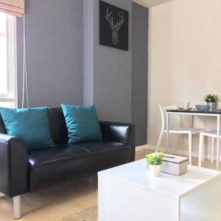 Modern Studio Room At Kathu Buitenkant foto